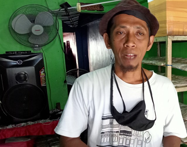 Jarwo Susanto, salah satu produsen tempe di Surabaya yang ikut aksi mogok produksi. Foto: Masruroh/Basra