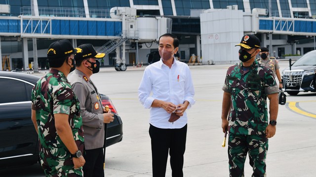 Presiden Joko Widodo kunjungan kerja ke Sulawesi Tengah, Kamis (24/2). Foto: Laily Rachev/Biro Pers Sekretariat Presiden