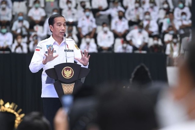 Presiden Jokowi ketika memberikan sambutan pada acara Silaturahmi Nasional dengan APDESI (Sumber/Antara)