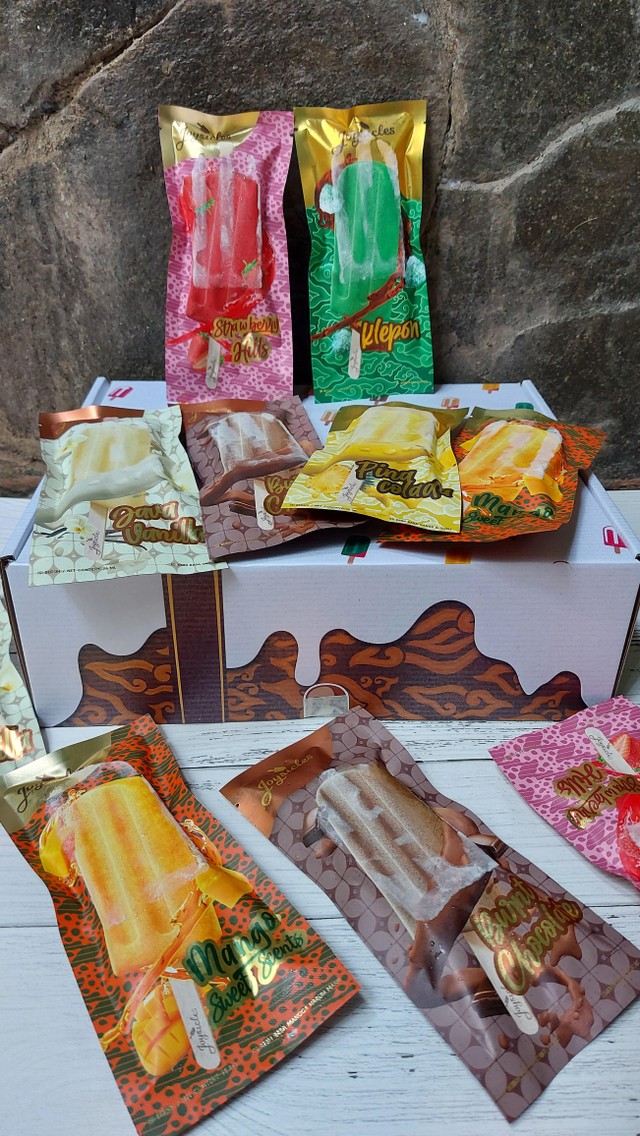 Joysicles, produk es krim stik bercita rasa lokal. Foto: Azalia Amadea/Kumparan