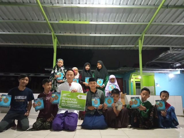 Sedekah Al-Quran dari KPwBI Jawa Tengah & IZI Jateng