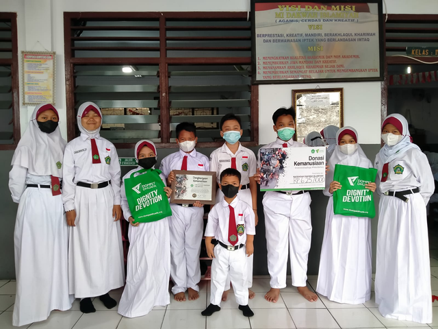 Madrasah Dakwah Islamiyah berhasil menghimpun donasi untuk penyintas APG Semeru. (Senin, 10/01/2022) Dok. DD