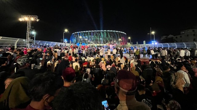 Potret Perayaan Malam Takbiran di Jakarta International Stadium (112517)