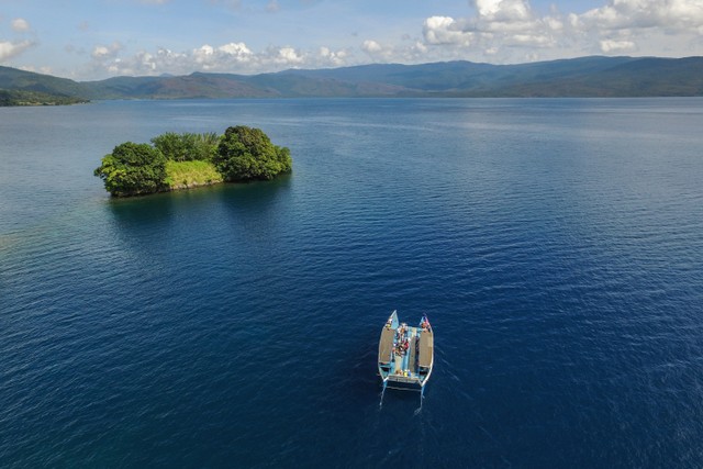 Danau Matano di Sulawesi Selatan. Foto: Putu Artana/shutterstock