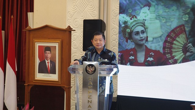 Menteri PPN/Bappenas Suharso Monoarfa saat Penandatanganan MoU dengan Menteri Investasi di Jakarta, Jumat (1/4/2022). Foto: Humas BKPM
