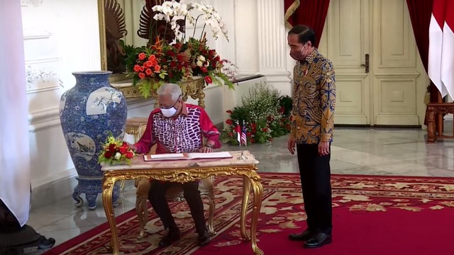 Jokowi Terima Kunjungan PM Malaysia di Istana Merdeka, Jakarta (50185)