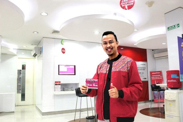 Regional Head North East Java Smartfren, Bongbong Asmarawan. Foto: dok