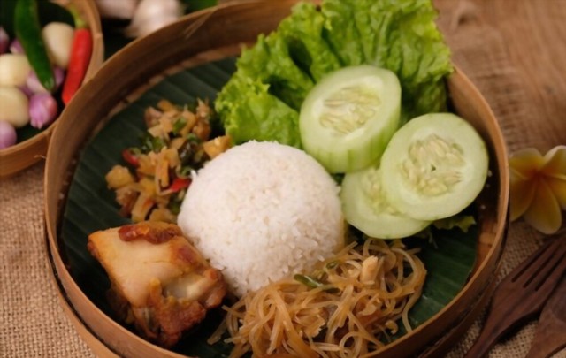 Ilustrasi makanan dalam kenduri (berkat). Foto: Shutterstock