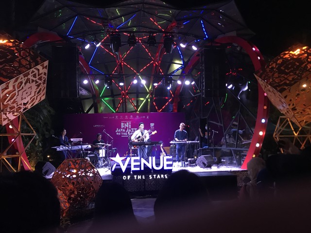 Mikha Angelo di BNI Java Jazz on the Move di Avenue of Stars, Lippo Mall Kemang Village, Sabtu (23/4) malam. Foto: Adhie Ichsan/kumparan