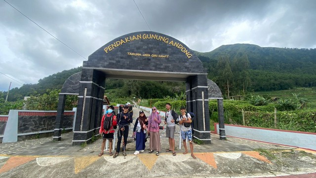 Gerbang Pendakian Gunung Andong Sumber Pengalaman Pribadi