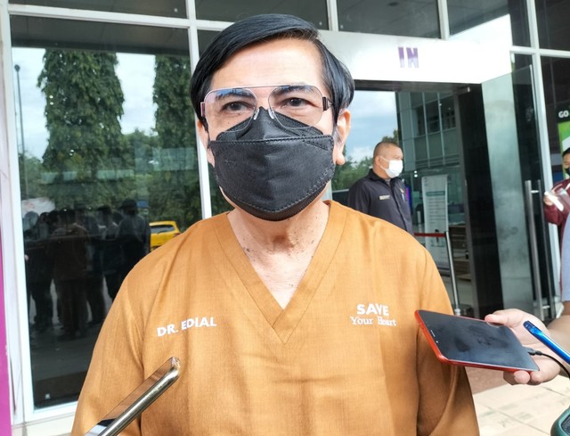 Ketua IDI Kota Cirebon dr. Edial Sanif.(Juan)