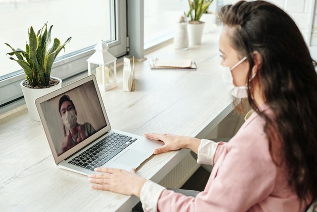 Ilustrasi pengguna Zoom. Foto: Edward Jenner/Pexels.