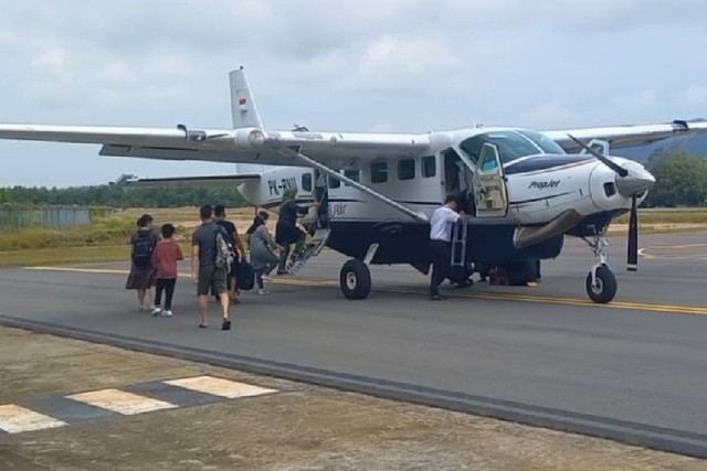 Pesawat Susi Air akan lepas landas dari Bandara RHA Karimun (Foto: Edo/Batamnews)