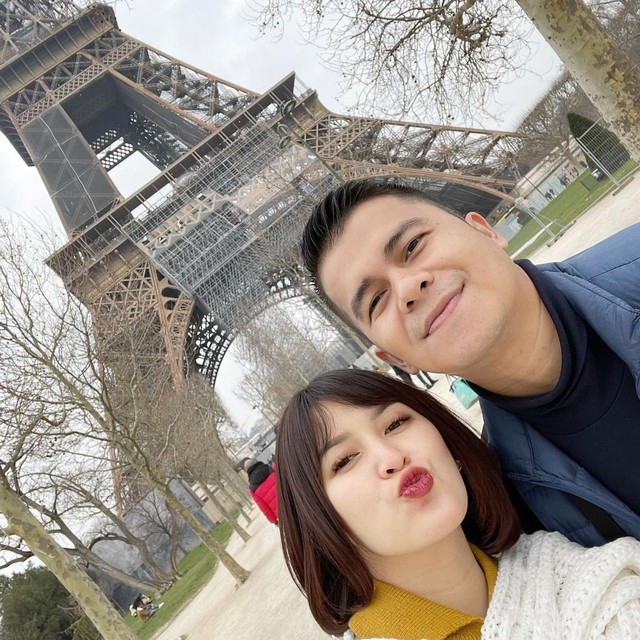 Handika Pratama dan Istri Babymoon ke Paris. Foto: Instagram/@rsn.dw
