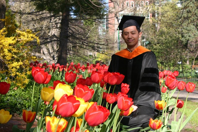 Reza Ferrydiansyah saat lulus dengan gelar PhD dari Michigan State University. Foto: Dok. Pribadi