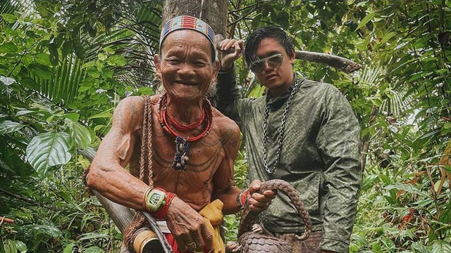 Desainer Arnold Putra (kanan) Foto: Instagram/@arnoldputra