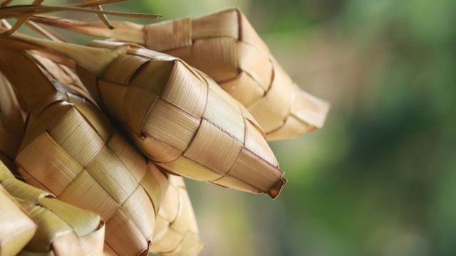 Foto oleh Mufid Majnun dalam Unsplash