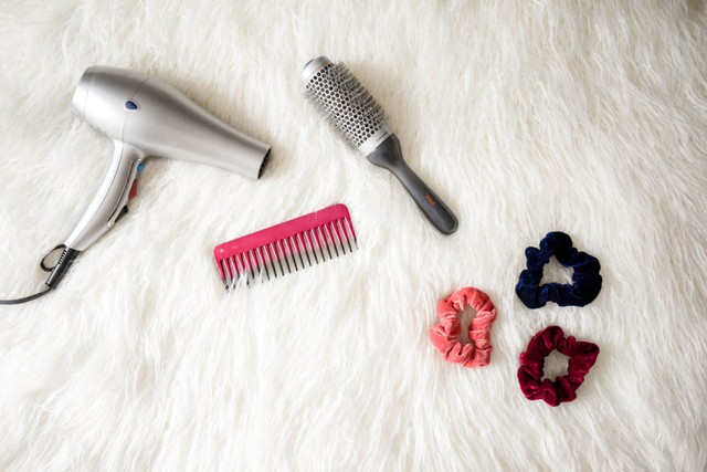 Ilustrasi Perbedaan Smoothing dan Rebonding. Foto: pexels