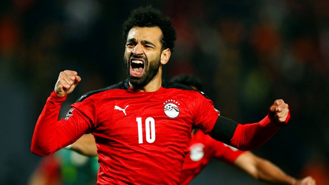 Pemain Mesir Mohamed Salah beraksi usai pertandingan hadapi Senegal, di Stadion Internasional Kairo, Kairo, Mesir, Jumat (25/3/2022).  Foto: Amr Abdallah Dalsh/REUTERS
