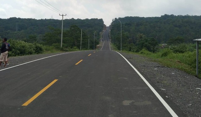 Jalan lingkar timur Sampora-Ancaran di Kabupaten Kuningan, Jawa Barat. (Foto: Istimewa)