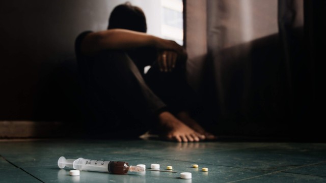Ilustrasi prostitusi dan narkoba. Foto: chayanuphol/Shutterstock