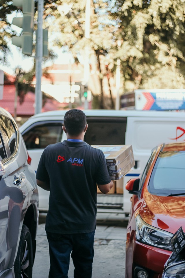 3 Contoh Surat Tanda Terima Barang sebagai Bukti Transaksi Jual Beli, Foto:Unsplash/FadlySuhada