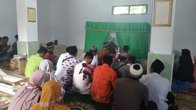 Makam keramat Syeh Tubagus Yahya. | Foto: Bella Sardio /Lampung Geh