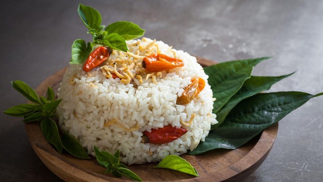 Ilustrasi Nasi Liwet. Foto: Shutterstock