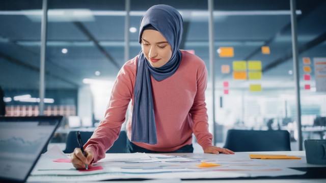 Ilustrasi engineer perempuan. Foto: Shutterstock