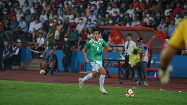 Timnas Indonesia U-23 menghadapi Vietnam U-23 dalam laga perdana Grup A SEA Games 2021 di Stadion Viet Tri, Vietnam, Jumat (6/5/2022). Foto: PSSI