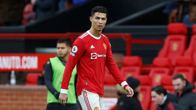 Reaksi Cristiano Ronaldo dari Manchester United saat hadapi Watford di Old Trafford, Manchester, Inggris, Sabtu (26/2/2022). Foto: Craig Brough/REUTERS