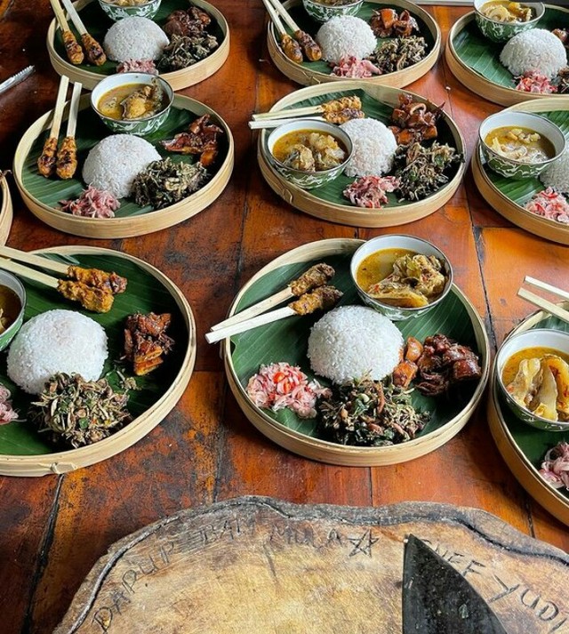 Sajian khas menu tradisional Bali seperti urap, sup ikan, sate lilit, dan lain-lain - IST