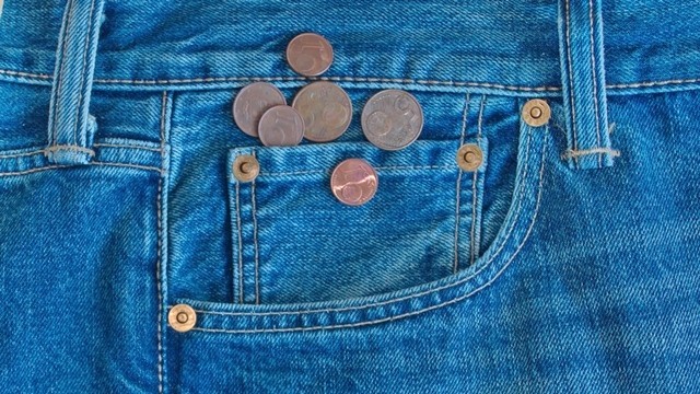 Ilustrasi rivets di saku jeans. Foto: Shutterstock
