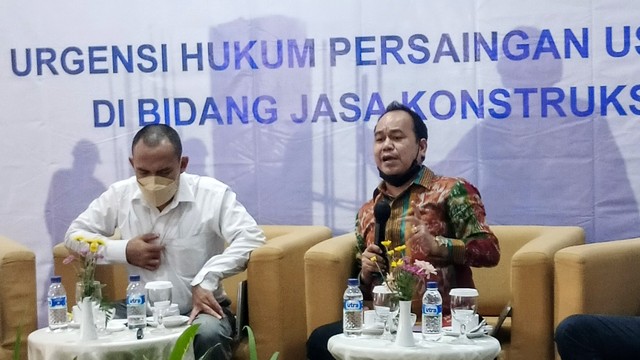 Direktur Investigasi KPPU Gopprera Panggabean saat mejadi pembicara FGD ASKONAS DIY, Senin (7/3). Foto: ES Putra
