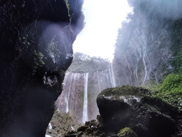 Keindahan Air Terjun Tumpak Sewu di Lumajang