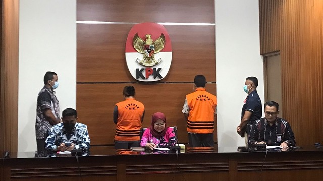 Konferensi pers KPK terkait penetapan tersangka dan penahanan mantan Bupati Tabanan, Ni Putu Eka Wiryastuti. Foto: Dok. Hedi