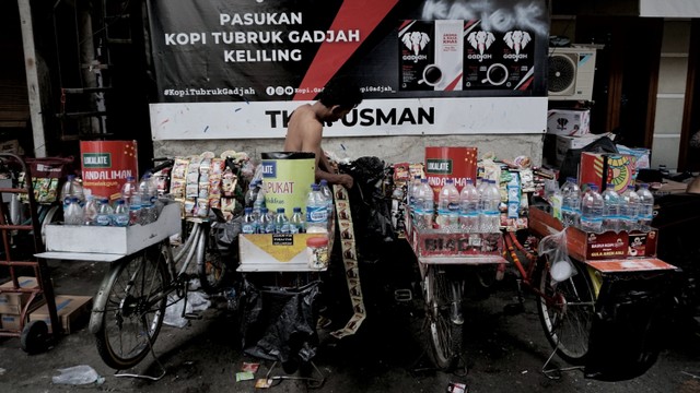 Foto: Eksistensi Penjual Kopi Keliling Di Tengah Maraknya Kedai Kopi (94140)
