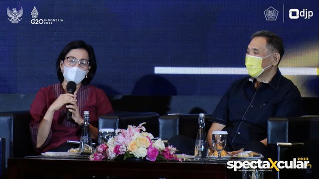 Menkeu Sri Mulyani jadi moderator dalam acara Talkshow Pajak bertajuk Spectaxcular 2022. Foto: Dok. Istimewa