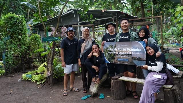 Melestarikan Lingkungan dengan Kampanye One Traveler One Tree (67197)