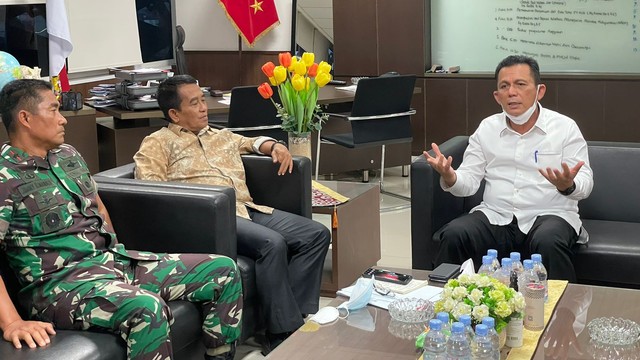 Gubernur Kepri saat kunjungan ke Kantor BNPB di Jakarta. Foto: Istimewa.