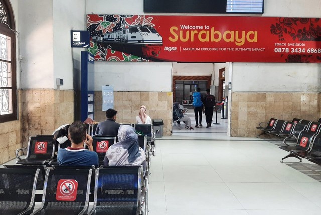 Suasana Stasiun Gubeng Surabaya, Kamis (10/3). Foto: Dok. Istimewa