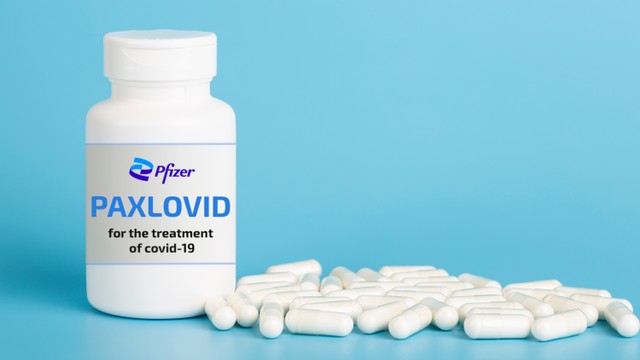 Obat telan COVID-19 produksi Pfizer, Paxlovid. Foto: vovidzha/Shutterstock