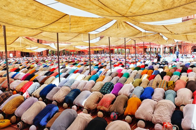 Ilustrasi jawaban minal aidin wal faizin, sumber foto: (Shivam Garg) by Unsplash.com