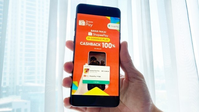 Ilustrasi top up ShopeePay lewat M Banking BCA 2022. Foto: Dokumentasi ShopeePay
