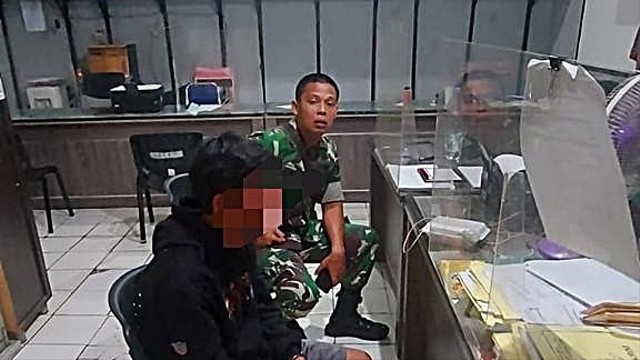 Pelaku begal diamankan prajurit TNI di Kebayoran Baru, Jakarta Selatan. Foto: Dok. Istimewa