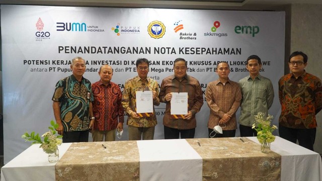 Penandatanganan MoU Pupuk Iskandar Muda dengan Bakrie Group, Rabu (30/3). Foto: dok. Pupuk Indonesia