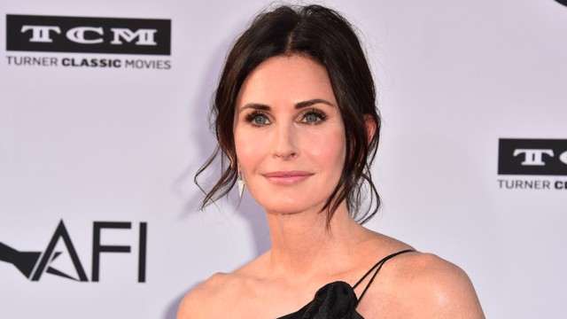 Aktris Courtney Cox menghadiri Penghargaan Gala Penghargaan Life Achievement Award ke-46 American Film Institute untuk George Clooney di Dolby Theatre, Hollywood, California, AS, pada 7 Juni 2018. Foto: Alberto E. Rodriguez/Getty Images