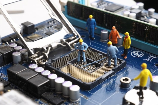 Illustrasi Pengertian Mainboard. Foto: Freepik