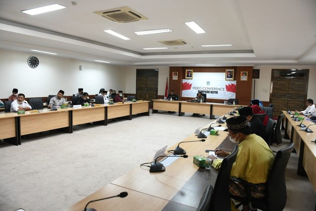 Rapat koordinasi terkait pembebasan lahan di proyek Jembatan Babin. (Foto: Adif/Batamnews)