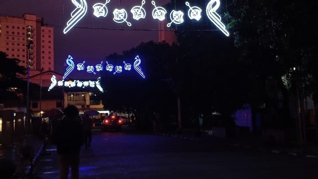 Pemandangan Jalan Braga Kota Bandung pada Malam Hari (Maaghna Ramadhan)